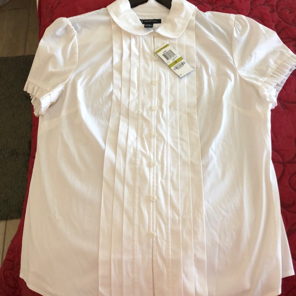 Pleated white shirt